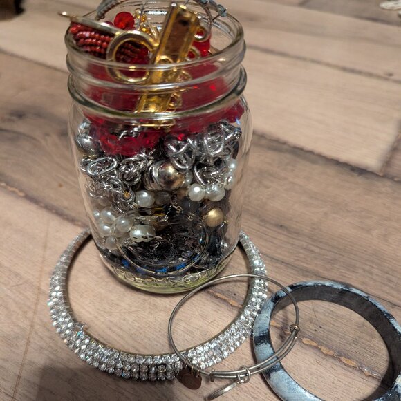 Mystery jewelry jar - Picture 1 of 1